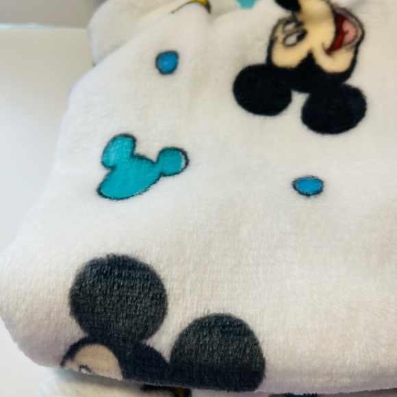 Disney Baby Soft & Cuddly Mickey Mouse Faces Stars White Baby Blanket 30" x 40" - Picture 11 of 12